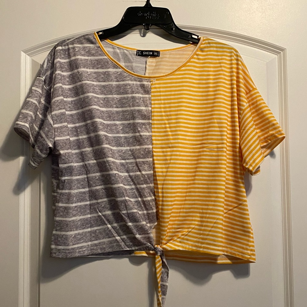 Short sleeve tie front top